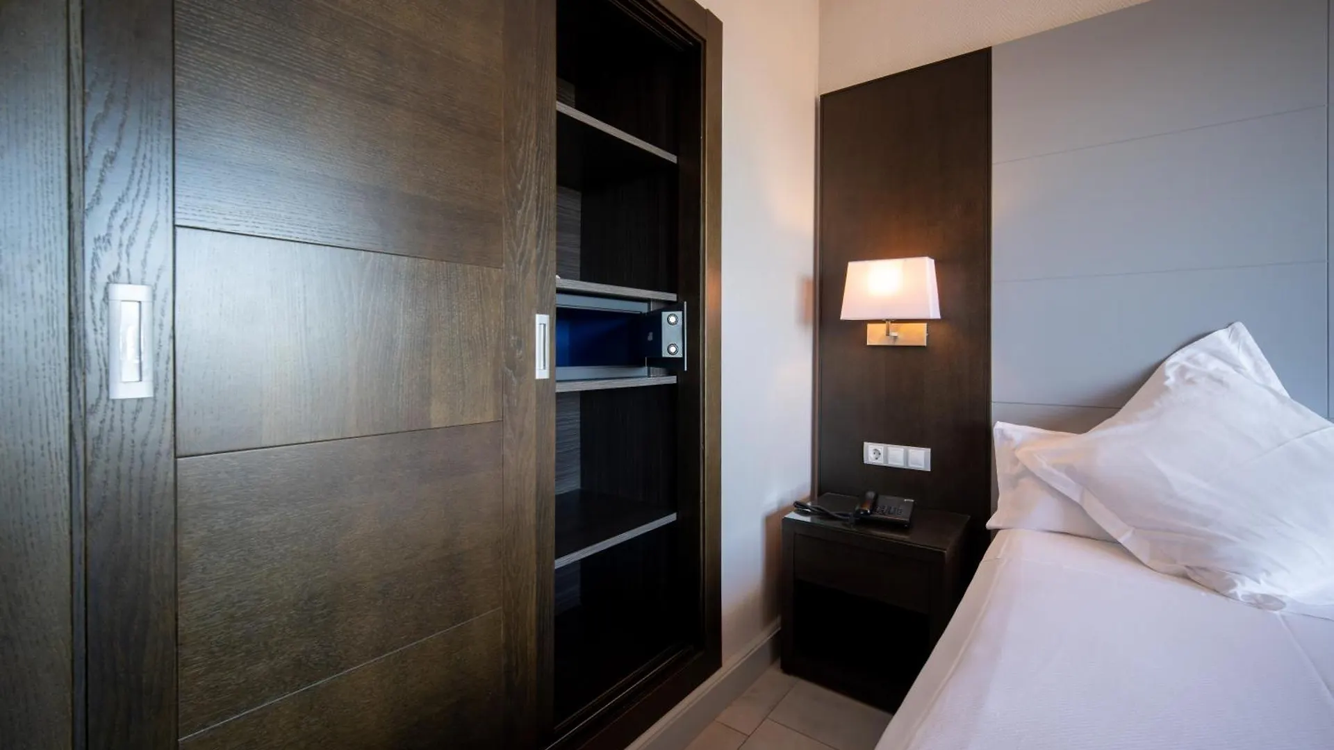 Pato Amarillo Hotel Punta Umbria 4*,  Spain